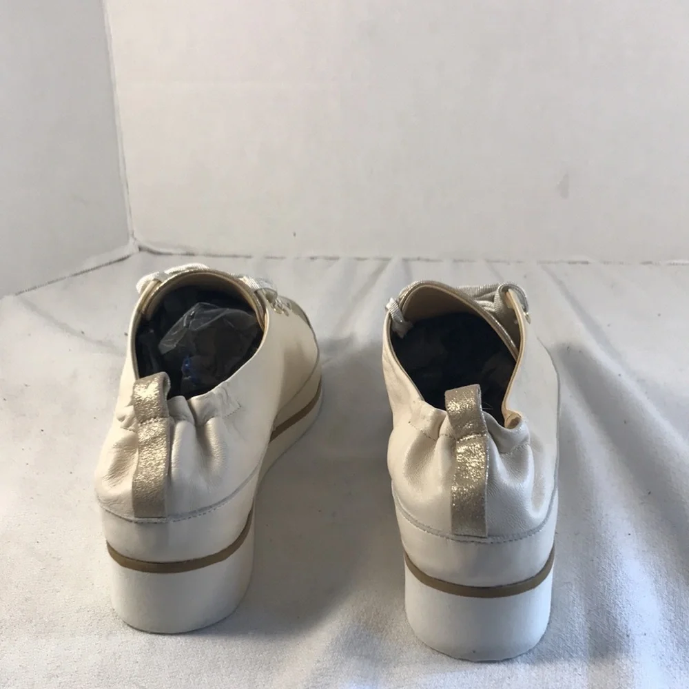 Ron White Designer Women’s Nova Ice/ Platinum Leather Lace Up Comfort Sneakers